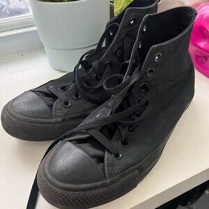 Black Converse All Stars High Tops – Men’s Size 7